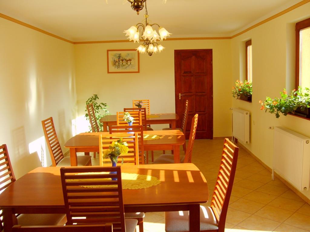Szuts Panzio Bed & Breakfast Fertorakos Exterior photo